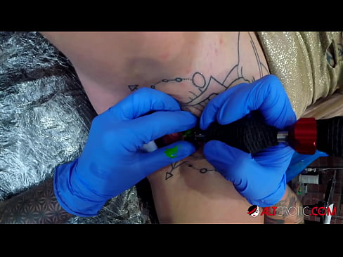 ❤️ Äärimmäisen tatuoitu hottie Sully Savage sai tatuoinnin klitorikseen ❤️ Vittu video at fi.pornxlxx.ru